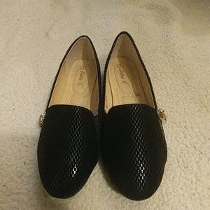 Black Victoria K loafer flats NWT